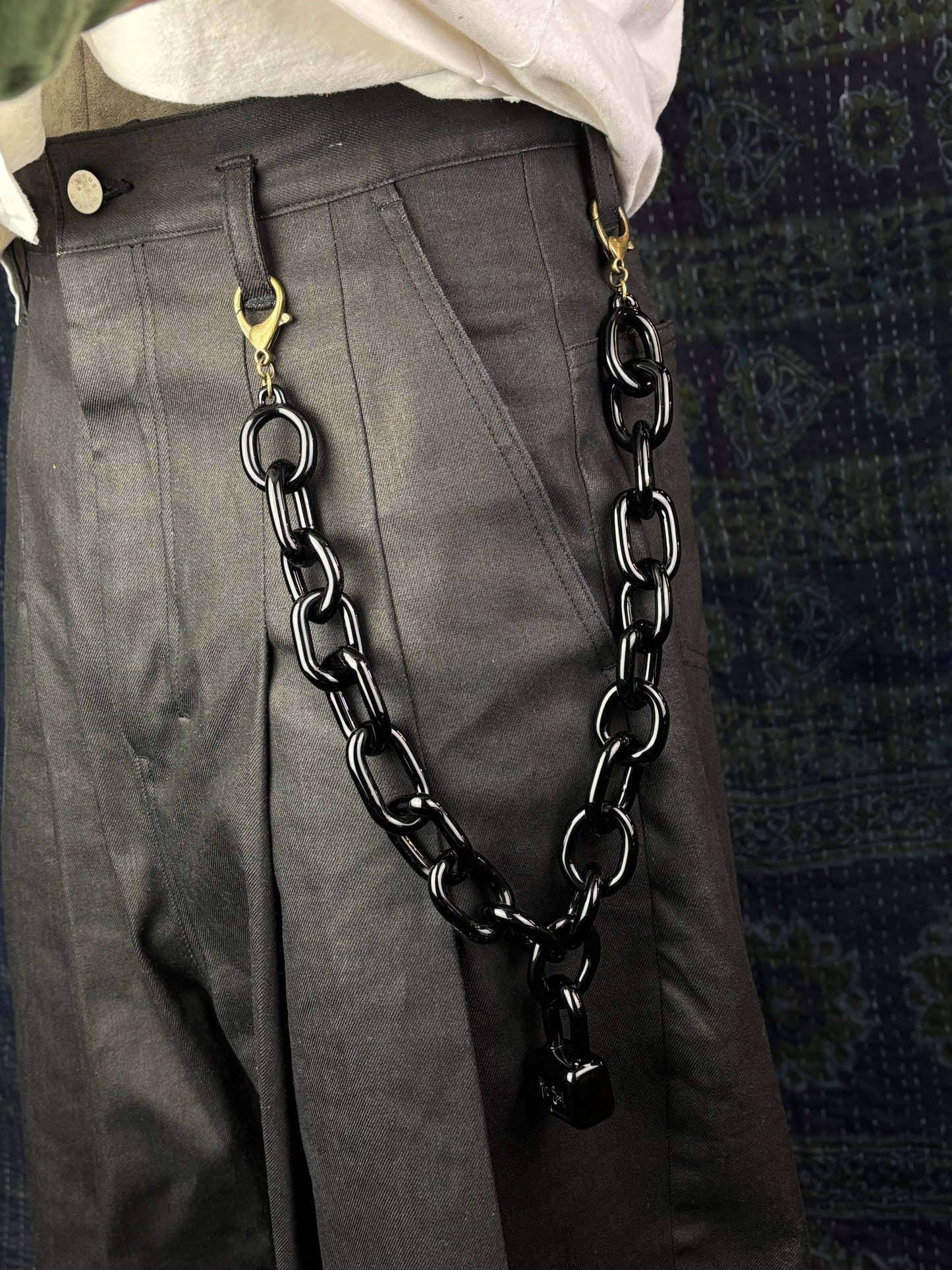 Glass wallet Chain and Lock with Keys