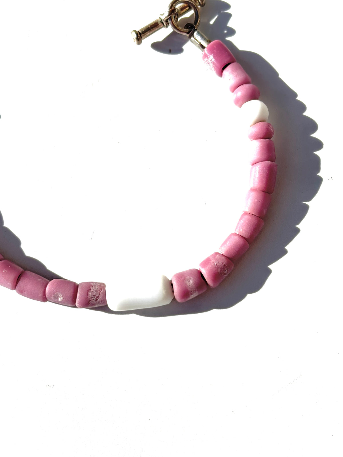 Sand blasted beaded bracelet in mauve
